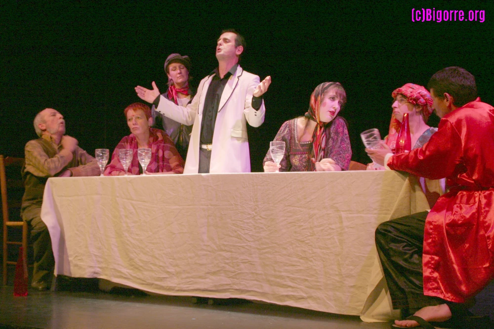 Le suicidé par les Ateliers théâtre de La Porte Bleue