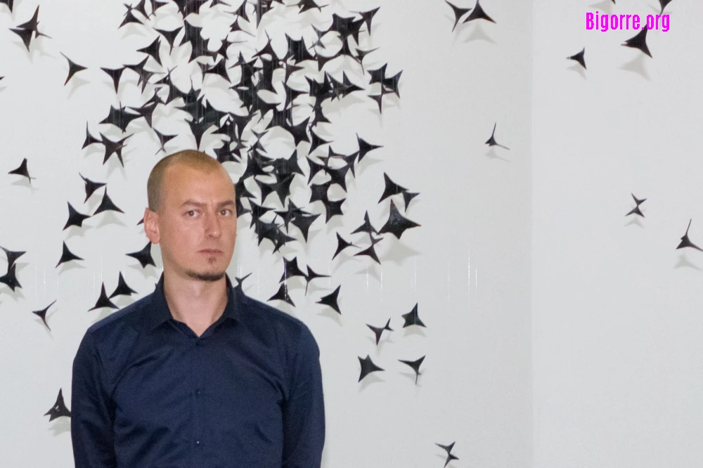 John Cornu expose au Parvis