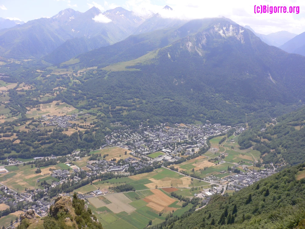 Survol de Saint-Lary   