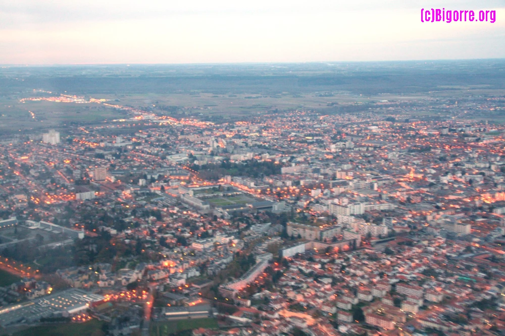 Tarbes au soleil couchant