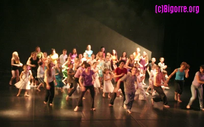25/06/08 : Dernier gala pour l'école de danse Armesto et Rumeau, photo de Stéphane Boularand (c)Bigorre.org