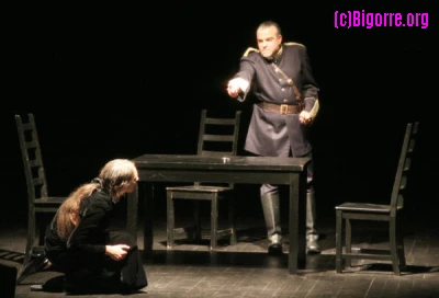 17/10/08 : La danse de mort de Strindberg par le théâtre Sfumato, photo de Stéphane Boularand (c)Bigorre.org