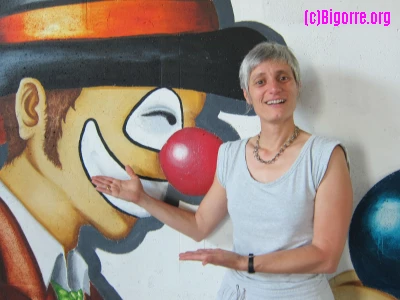 05/06/15 : Sandrine Carayre, directrice de l'école de cirque Passing, photo de Stéphane Boularand (c)Bigorre.org