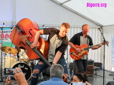 Les Firebirds mettent le feu au festival rockabilly