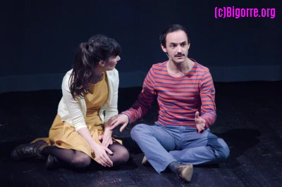 Sylvain Duthu et Fanny Violeau sur la scène du Théâtre des Nouveautés, photo de Stéphane Boularand (c)Bigorre.org