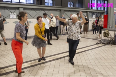 Deux flutes et trois danseur, la musique reprend ses droits