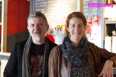 Deux tiers de La Naïade dans son QG, Sortie 16 à Lannemezan, photo de Stéphane Boularand (c)Bigorre.org