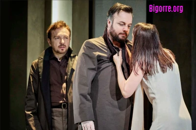 Alexandre Pavlof, Jérémy Lopez et Suliane Brahim dans Bérénice / Photo Christophe Raynaud de Lage