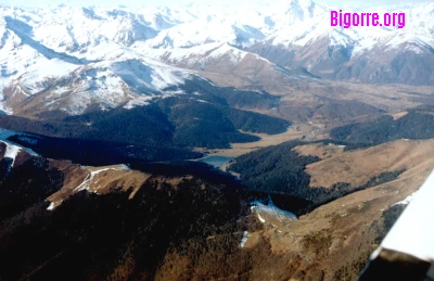 Le lac de Payolle derrière le Col d 'Aspin   