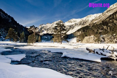 Le Pont d'Espagne à Cauterets en  hiver