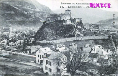 photo ancienne du Chateau de Lourdes