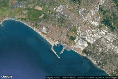 Vue aérienne de Marina di Carrara