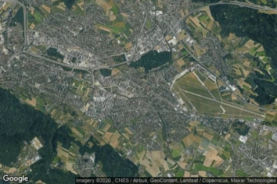 Vue aérienne de Dübendorf / Im Huebwisen