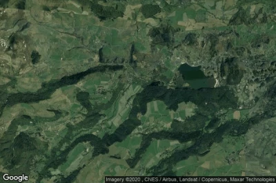 Vue aérienne de Chambon-sur-Lac