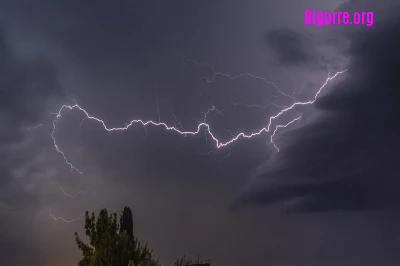 cielo tormentoso con fuertes lluvias