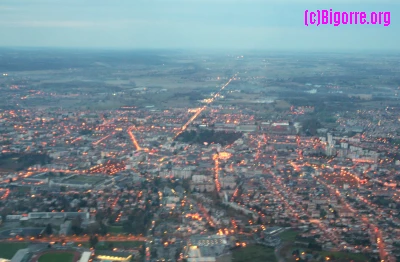 Tarbes au soleil couchant   