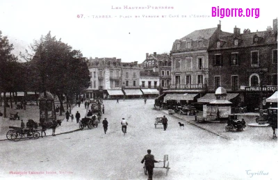 carte postale ancienne de la place Maubourguet à Tarbes