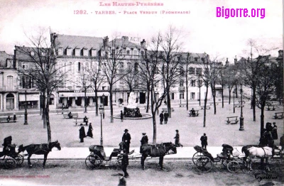 carte postale ancienne de la place Maubourguet à Tarbes