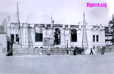 Photo ancienne de l'Hôtel de ville de Tarbes en construction