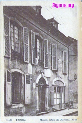 carte postale ancienne de la maison natale de ferdinand Foch à Tarbes