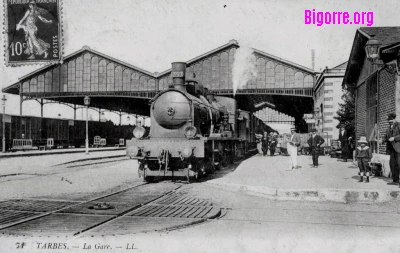 train à la gare de Tarbes