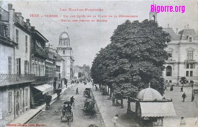 Place de la République à Tarbes