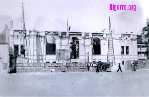 Photo ancienne de l'Hôtel de ville de Tarbes en construction