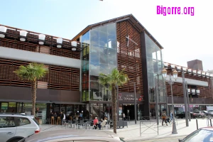 façade du marche Brauhauban rénové à Tarbes