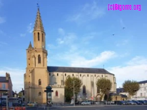 Eglise Sainte-Thérèse à Tarbes/ Stéphane Boularand (c)Bigorre.org