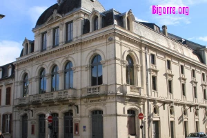 Le Théâtre des Nouveautés Le Théâtre des Nouveautés