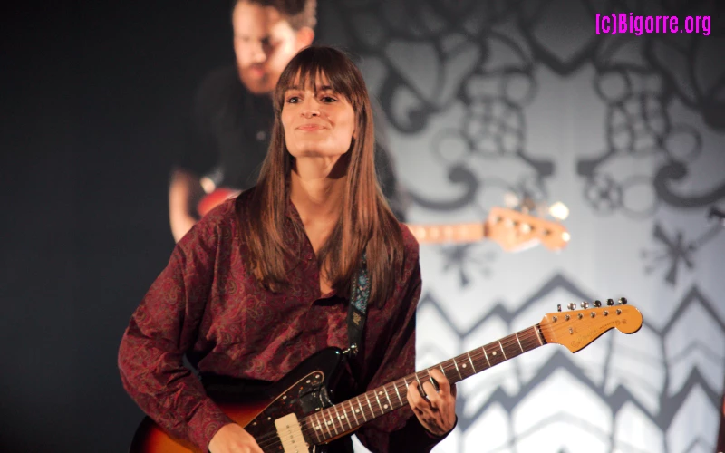 Clara Luciani fait danser Le Parvis