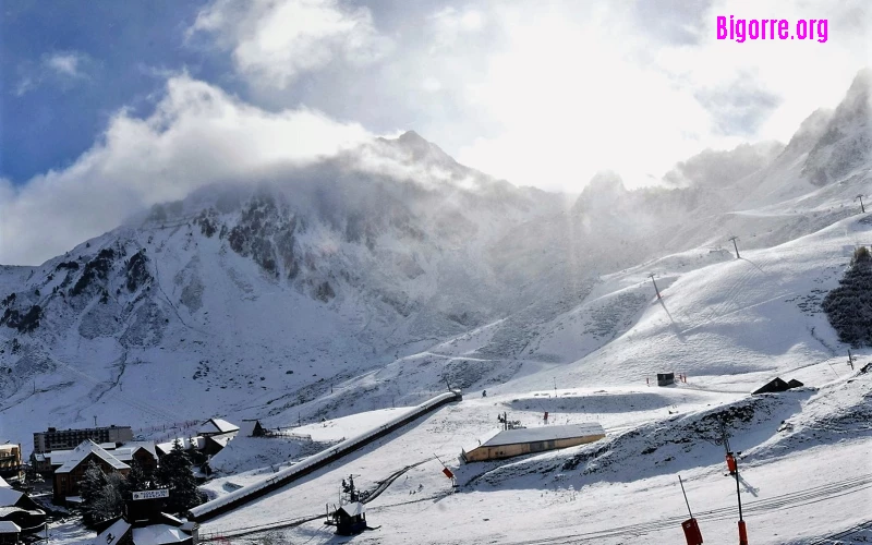 En attendant leur ouverture, les stations de ski des Hautes-Pyrénées proposent des promos sur les forfaits