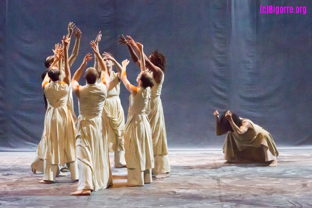 12/11/11 : Vertical Road - Akram Khan   