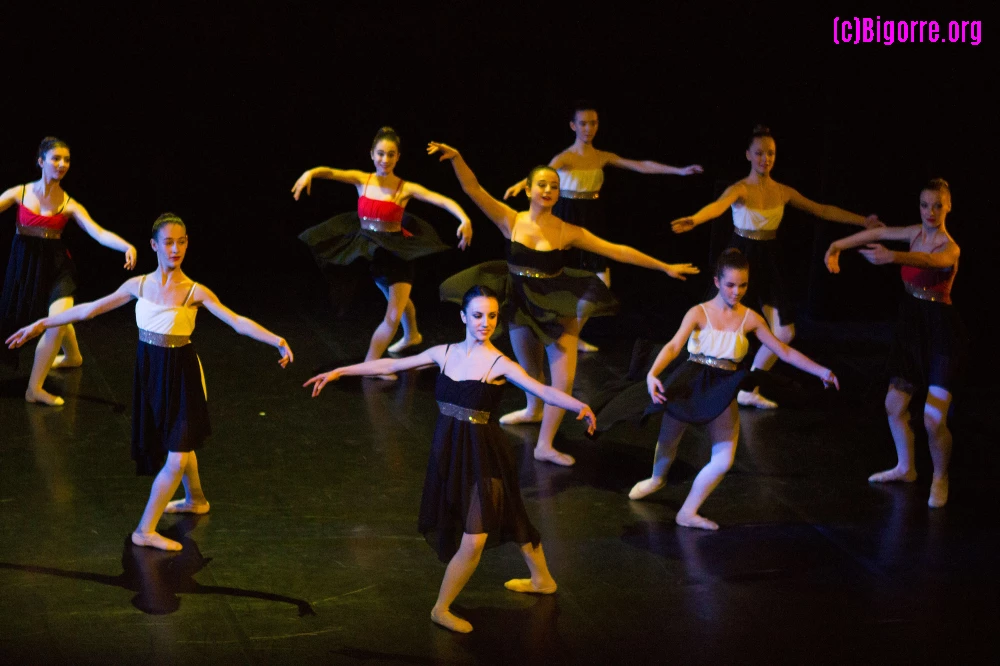 07/03/15 : Espace Danse au gala de danse organisé par le Lions Club Las Néous   