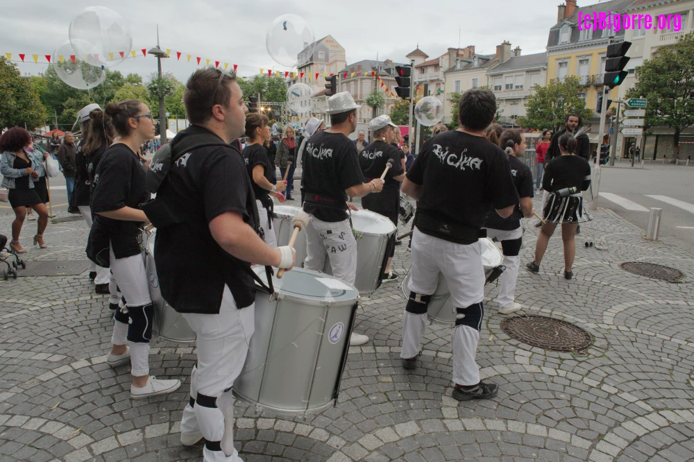 Em Cima à la Fête de la musique à Tarbes