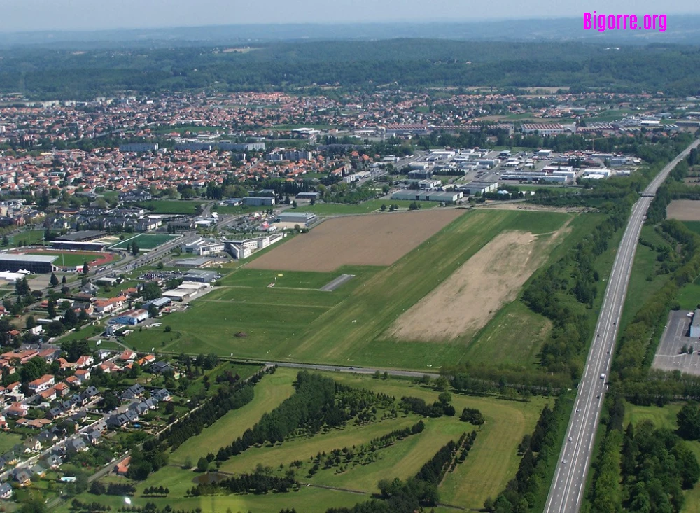 Aérodrome de Tarbes-Laloubère