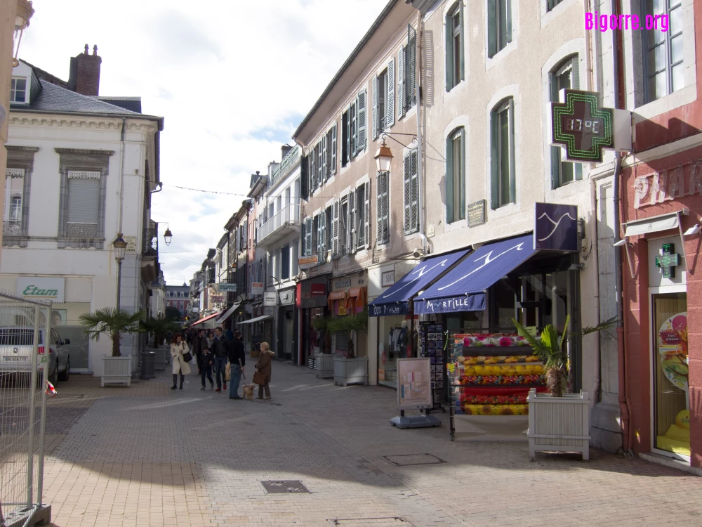 Rue Brauhauban à Tarbes   