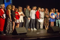 Jury et artistes en compétition sur la scène du Théâtre des Nouveautés pour le Pic d'Or 2018/ photo de Stéphane Boularand (c)Bigorre.org