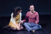 Sylvain Duthu et Fanny Violeau sur la scène du Théâtre des Nouveautés/ photo de Stéphane Boularand (c)Bigorre.org