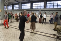 Des musiciens de l'ETMT, entrent dans la danse, photo de Stéphane Boularand (c)Bigorre.org