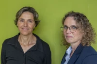 Chantal Pradalié et Anne Marchand entre deux répétitions au Collège Voltaire/ Stéphane Boularand (c)Bigorre.org