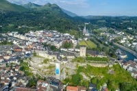 Lourdes, château et sansctuaire, photo de P. Vincent, OT Lourdes