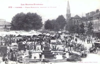 carte postale anciennne de La place Marcadieu et l'église Sainte-Therèse à Tarbes