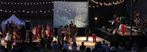 http://parvis.net/media/cache/tarbes_950_342/media/tarbes/144425-bal___stephangirard_1_.jpg
