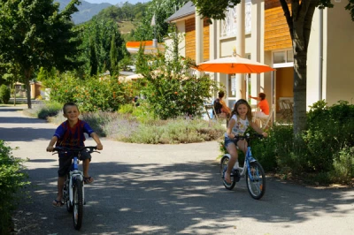 http://www.camping-labergerie.com/images/camping/2.jpg