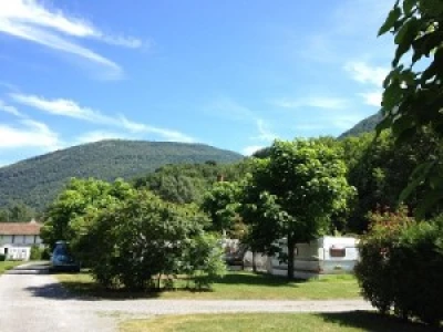 http://www.camping-labourie.com/wp-content/uploads/2012/07/camp-300x225.jpg